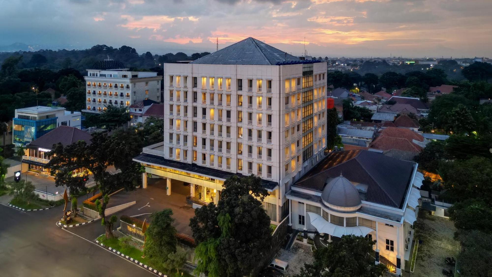 Royal Padjadjaran Hotel Bogor Eksteriør bilde
